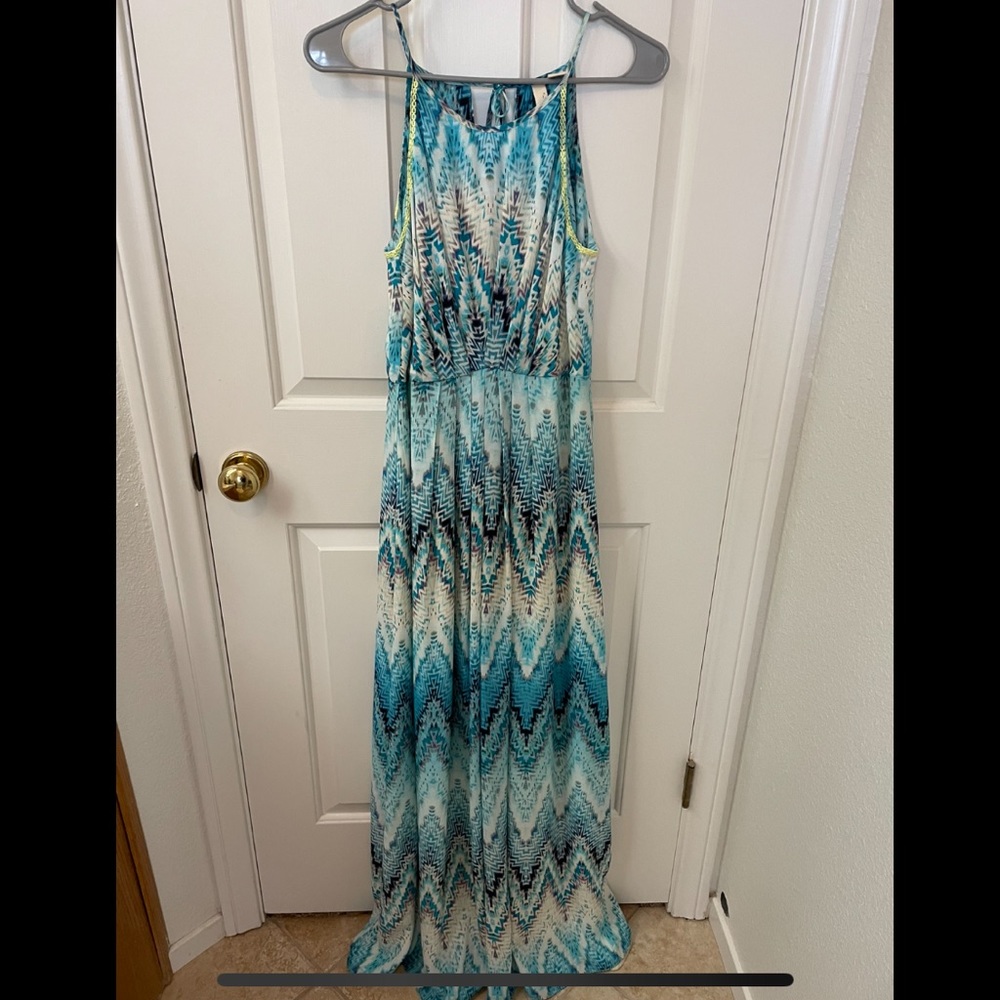 Kenji winter formal dress size small